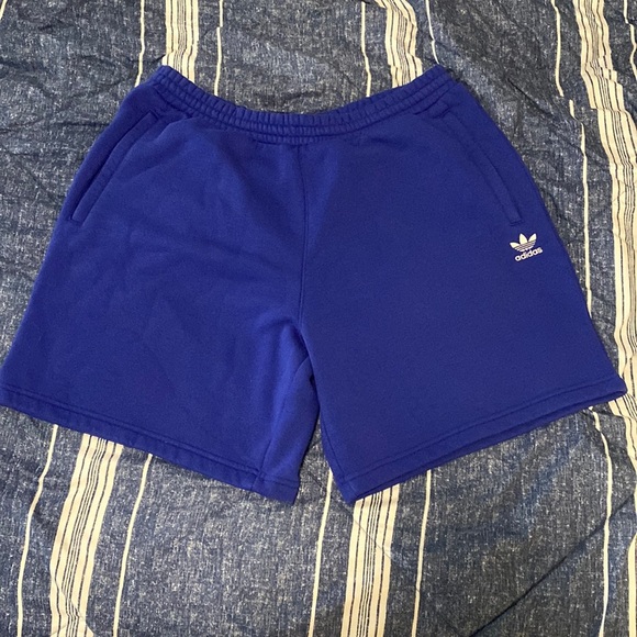 Adidas Originals Essentials Sweatshort - Picture 1 of 3